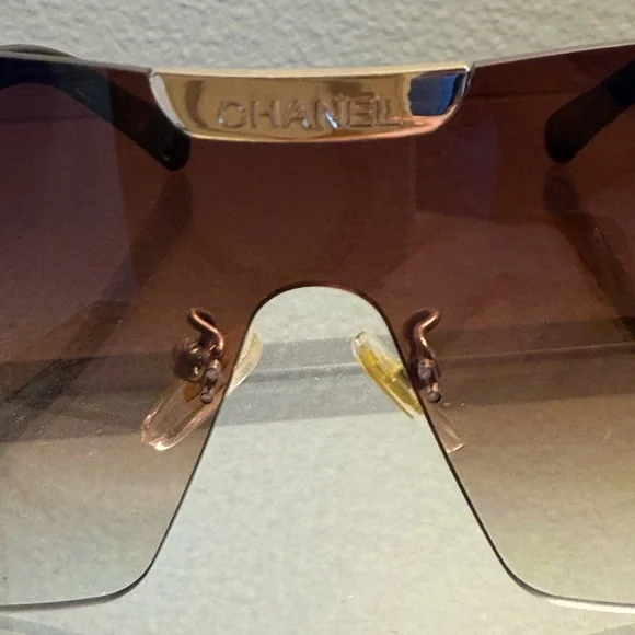 CHANEL Black and Brown Gradient Sunglasses - Picture 5 of 8